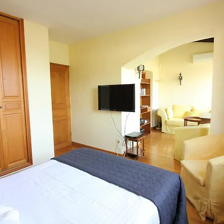 Jacaranda Villa *
