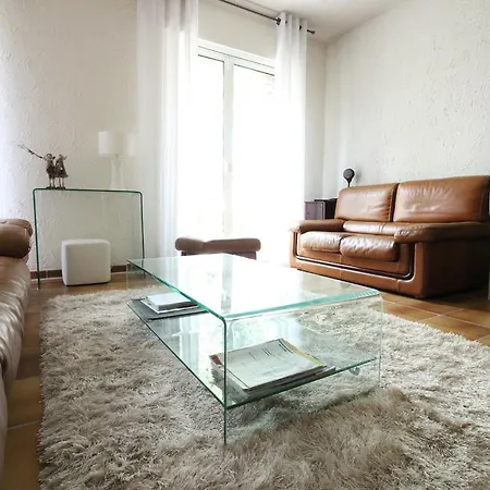 Jacaranda Villa *